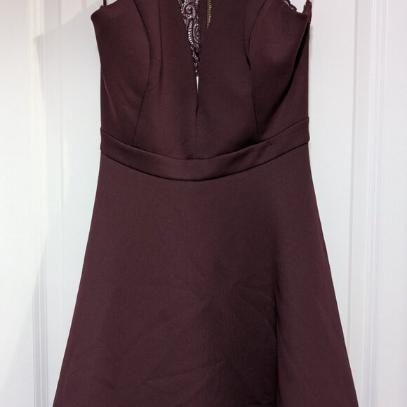 Le Chateau Fit & Flare Dress in Maroon, Size Med - Picture 1 of 4